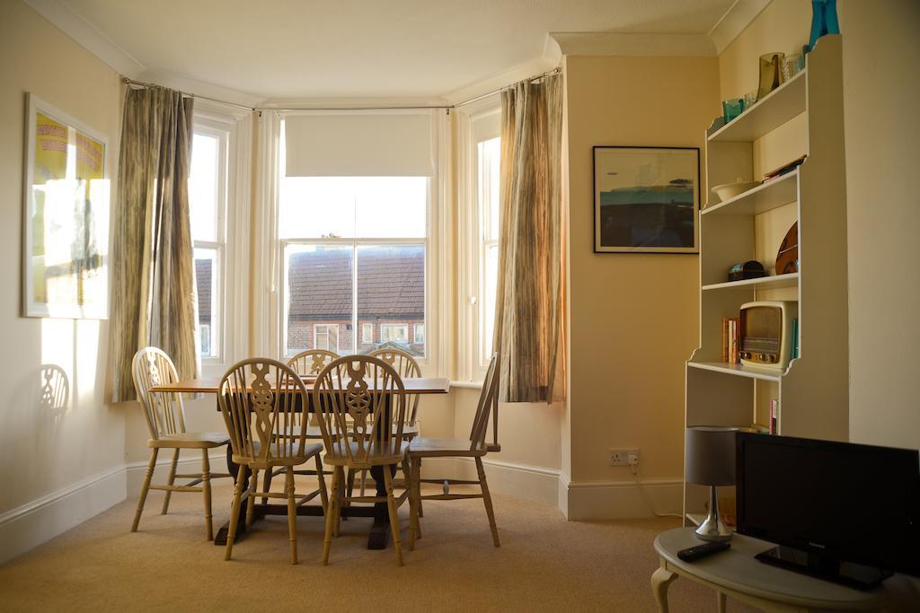 West Beach Apartment Worthing Room photo